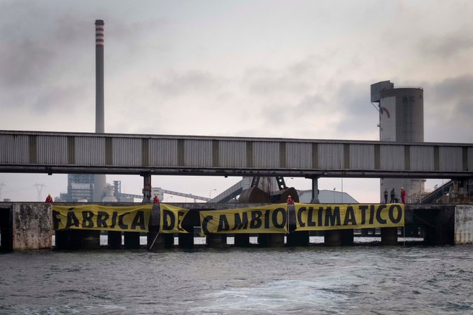 Greenpeace exige el cierre de la central térmica de carbón de Los Barrios