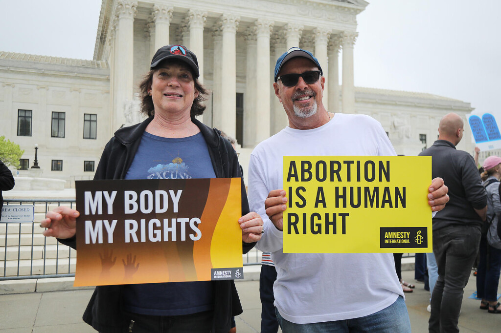 Concentración defendiendo el derecho al aborto en USA.  Amnesty International