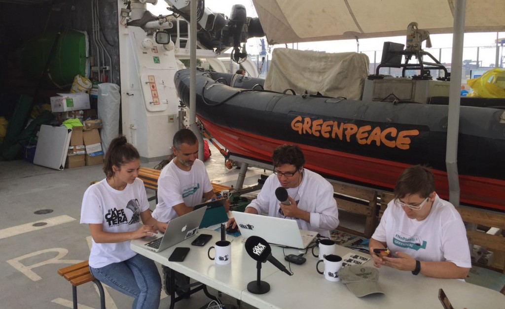 La Cafetera en el Rainbow Warrior de Greenpeace