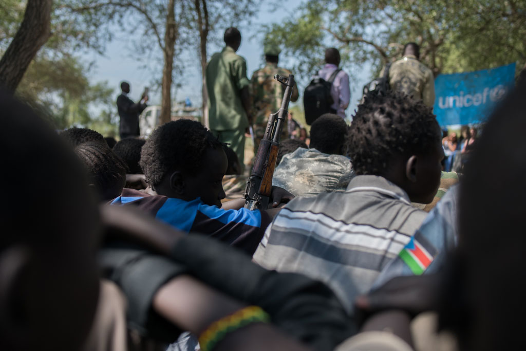 145 niños fueron desarmados en Pibor, Sudán del Sur (África) el 26 de octubre de 2016. UNICEF/Charles Lomodong