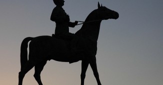 estatua contraluz