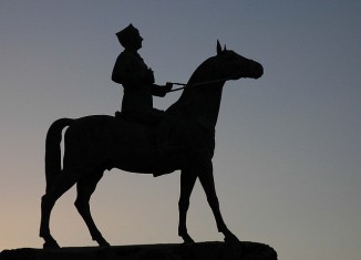 estatua contraluz