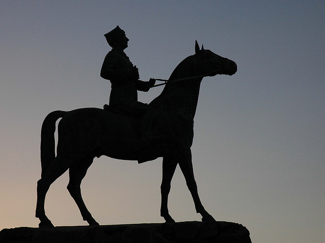estatua contraluz