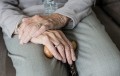 Una vía inmunitaria podría explicar por qué las mujeres son más vulnerables al alzhéimer
